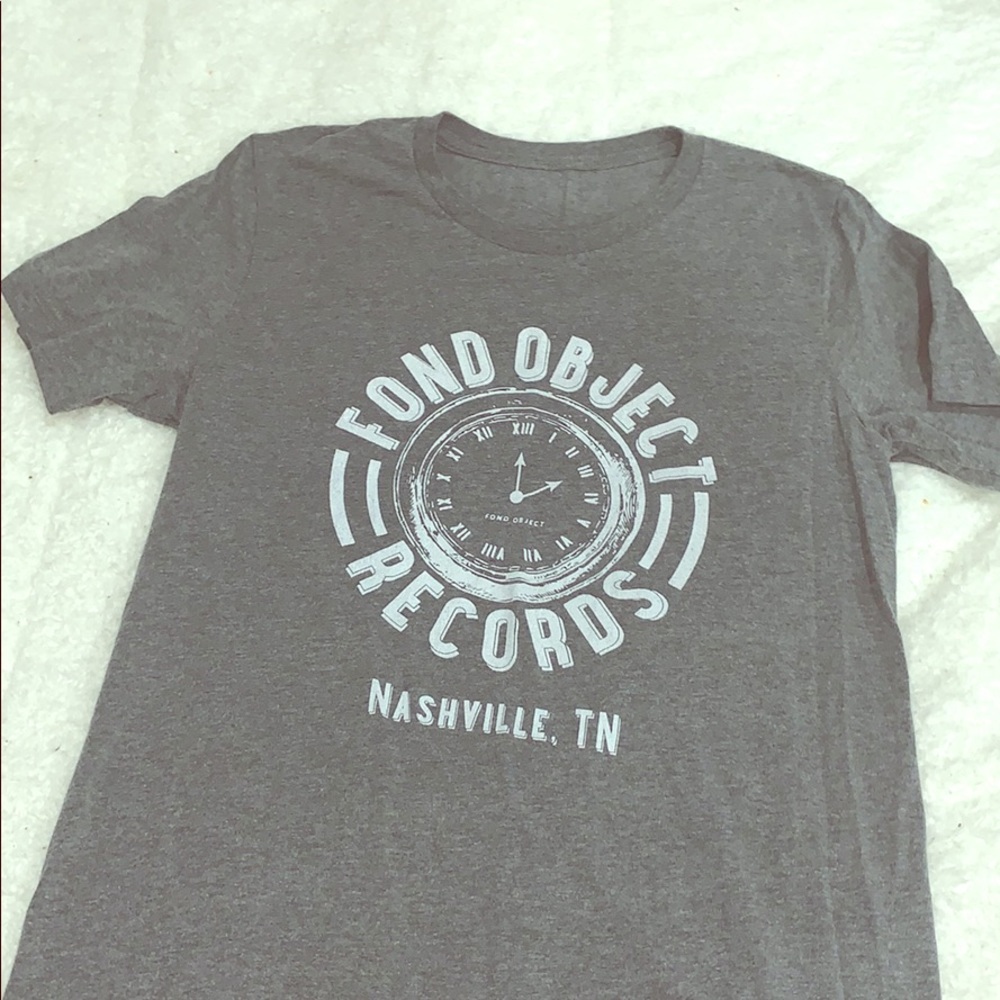 A good conditions grey Nashville T-shirt
